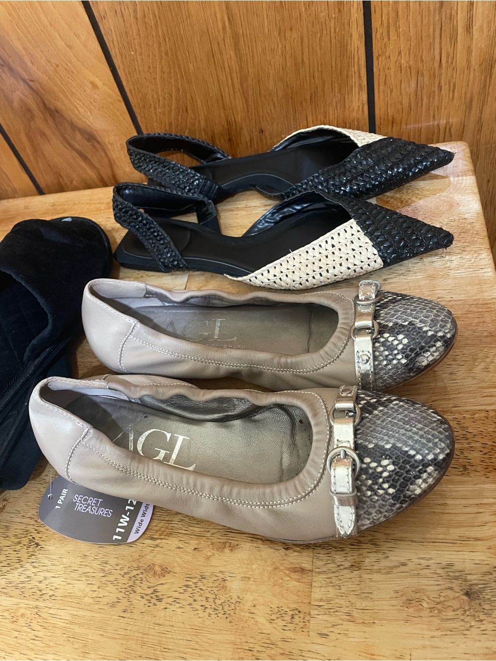 Attilio Giusti Leombruni Taupe Leather Ballet Flats with some extra shoes